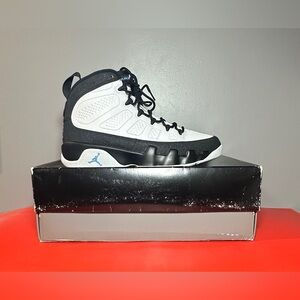 Size 9 - Jordan 9 Retro University Blue